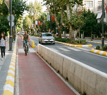 Trafik Sakinleştirmede Yüksek Beton Bordürlerin Rolü As-ton